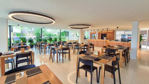 Étterem, Hotel Santiago de Arma in Rio Negro Étterem, Hotel Santiago de Arma in Rio Negro