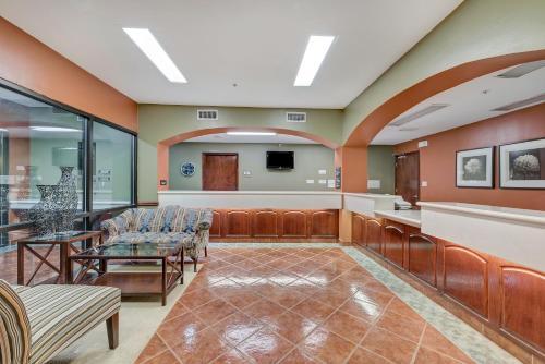 Előcsarnok, Super 8 By Wyndham Weslaco in Weslaco (Texas) Előcsarnok, Super 8 By Wyndham Weslaco in Weslaco (Texas)