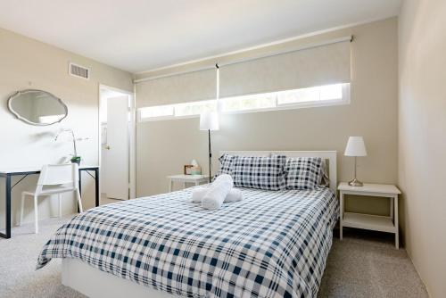 Relax and Recharge here Close to All Attractions in Birdland Relax and Recharge here Close to All Attractions in Birdland