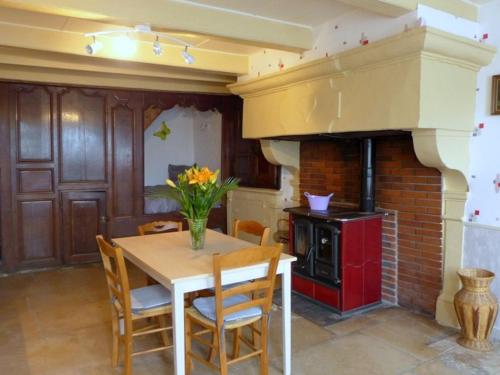 Gîte rénové avec charme, garage et vélos à disposition - FR-1-611-36 (Gite renove avec charme, garage et velos a disposition - FR-1-611-36) in Epinal Városközpont Gîte rénové avec charme, garage et vélos à disposition - FR-1-611-36 (Gite renove avec charme, garage et velos a disposition - FR-1-611-36) in Epinal Városközpont