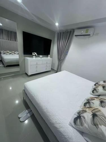 Elsa in วิลลา เมเลีย Elsa in วิลลา เมเลีย