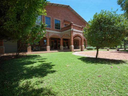 Garden, Tsumeb Theater Guesthouse in Tsumeb Garden, Tsumeb Theater Guesthouse in Tsumeb