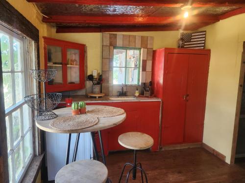 Konyha, Bigfoots Bungalow in Bandera Konyha, Bigfoots Bungalow in Bandera