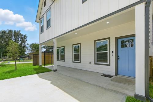 Exterior view, Brand-New 3 BR House Mins To Downtown and Airports in East Houston Exterior view, Brand-New 3 BR House Mins To Downtown and Airports in East Houston