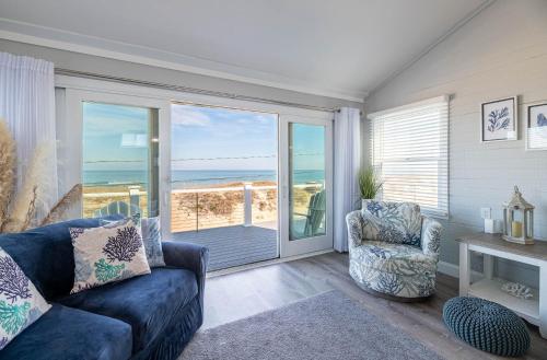 Experience Ocean Views at Pinstripe Paradise, 5 BR, Pool, Pets OK! in Kitty Hawk (NC) Experience Ocean Views at Pinstripe Paradise, 5 BR, Pool, Pets OK! in Kitty Hawk (NC)