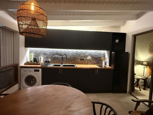 CENTRAL PALM in Gustavia CENTRAL PALM in Gustavia