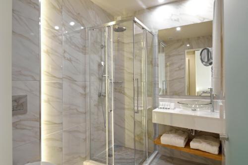 Athens Avenue Hotel - image 3
