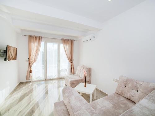 This photo about Sea Point Apartments shared on HyHotel.com