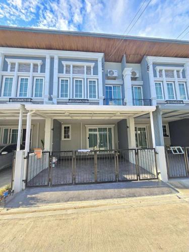 Buitenkant, The Golden Town CNX private house in San Phe Suea Buitenkant, The Golden Town CNX private house in San Phe Suea