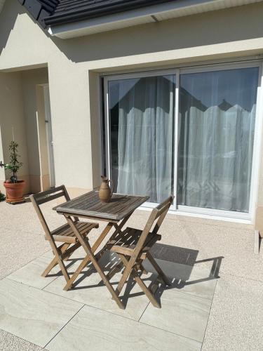 Chambre La Page Blanche in Biville-sur-Mer Chambre La Page Blanche in Biville-sur-Mer