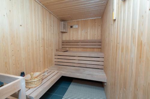 Sports City Studio sleeps 2 with Swimming Pool near Dubai Sports City Sports City Studio sleeps 2 with Swimming Pool near Dubai Sports City