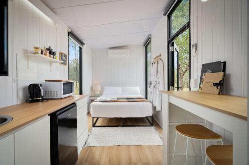 Bethesda Farmstead by Tiny Away in แกตตัน Bethesda Farmstead by Tiny Away in แกตตัน