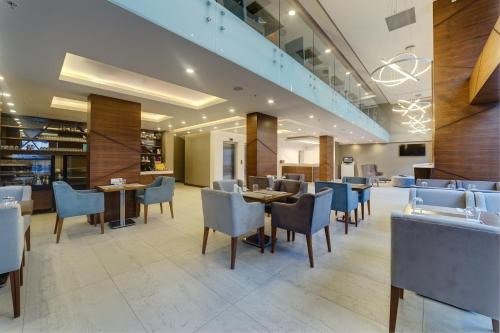 Előcsarnok, The Menord Hotel Spa & Wellness in Mersin Előcsarnok, The Menord Hotel Spa & Wellness in Mersin