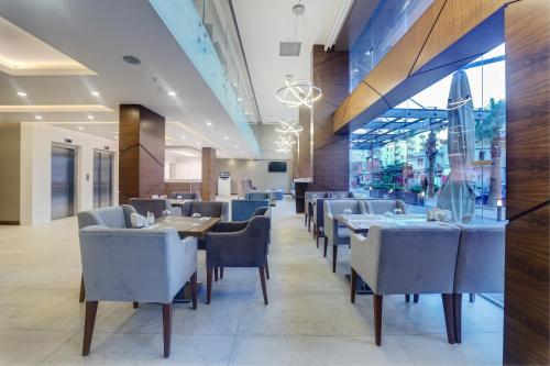 Előcsarnok, The Menord Hotel Spa & Wellness in Mersin Előcsarnok, The Menord Hotel Spa & Wellness in Mersin