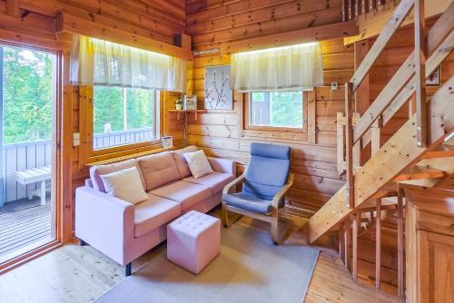 Lomahuoneisto Revontuli 1 in Hyrynsalmi Lomahuoneisto Revontuli 1 in Hyrynsalmi