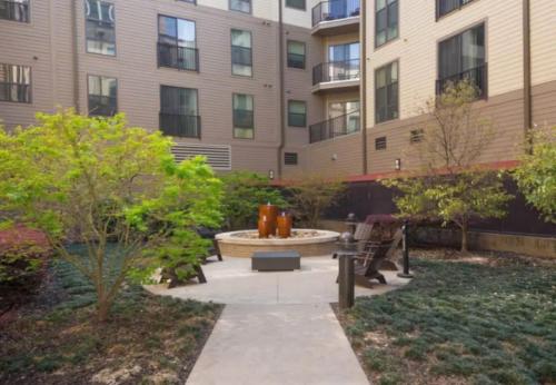 Lofted King Studio Downtown Vibes near กู๊ดพีเพิลบริววิงคอมพานี Lofted King Studio Downtown Vibes near กู๊ดพีเพิลบริววิงคอมพานี