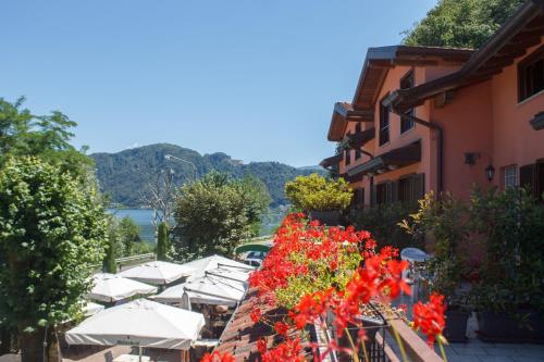 Balcony/terrace, Hotel Grotto Bagat in Lavena Ponte Tresa Balcony/terrace, Hotel Grotto Bagat in Lavena Ponte Tresa