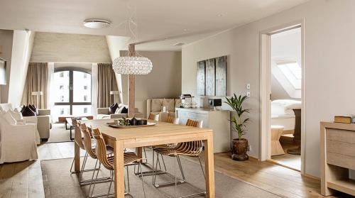 Hotel Brosundet in Alesund Hotel Brosundet in Alesund