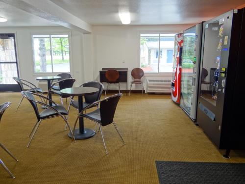 大堂, Motel 6 Erie, PA in 伊利 (PA) 大堂, Motel 6 Erie, PA in 伊利 (PA)