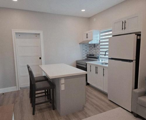 مطبخ, The Sapphire Suite, Millennium House in Couva مطبخ, The Sapphire Suite, Millennium House in Couva