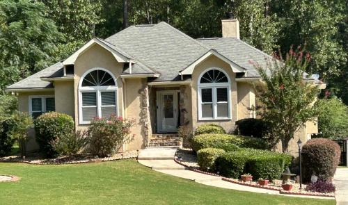 Exterior view, Hibiscus Retreat fully equipped guest studio in Fayetteville (GA) Exterior view, Hibiscus Retreat fully equipped guest studio in Fayetteville (GA)