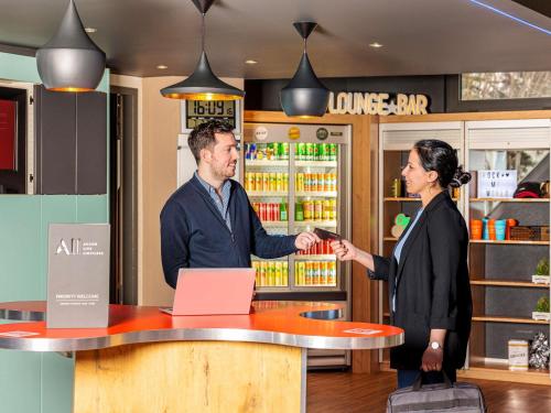 Зовнішній вигляд готелю, Ibis Lausanne Crissier Hotel in Крісьєр Зовнішній вигляд готелю, Ibis Lausanne Crissier Hotel in Крісьєр