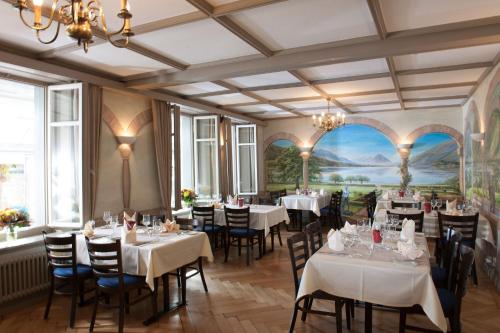 Restaurant, Jungfrau Hotel near Unspunnen Castle Restaurant, Jungfrau Hotel near Unspunnen Castle