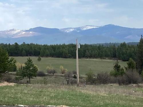 Tiny Caravan Great for Couples with Landscape Views in Idaho in St Maries (ID) Tiny Caravan Great for Couples with Landscape Views in Idaho in St Maries (ID)