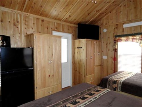 Family-Friendly Cabin Surrounded by Small Town Charm in Sundance, Wyoming in صندانس Family-Friendly Cabin Surrounded by Small Town Charm in Sundance, Wyoming in صندانس
