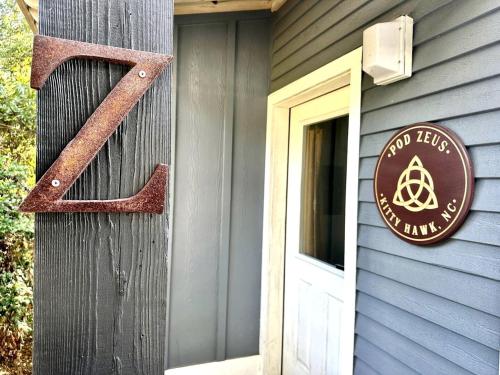 Elevated Cabin in the Trees Perfect for a Weekend Getaway in the Outer Banks, North Carolina in Kitty Hawk (NC) Elevated Cabin in the Trees Perfect for a Weekend Getaway in the Outer Banks, North Carolina in Kitty Hawk (NC)