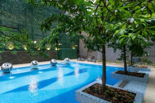 Swimming pool, Dorsett Tsuen Wan Hong Kong in Tsuen Wan Swimming pool, Dorsett Tsuen Wan Hong Kong in Tsuen Wan