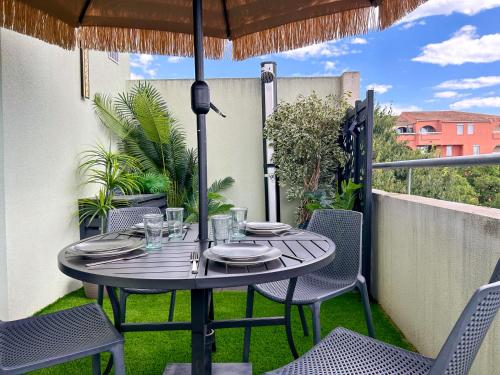 Terrasse privee, shower exterieur, parking privee in Ovalie Terrasse privee, shower exterieur, parking privee in Ovalie