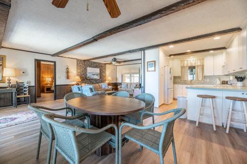 The Green House in Kitty Hawk (NC) The Green House in Kitty Hawk (NC)