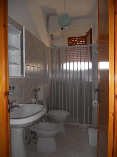 Bathroom, Mare Chiaro in Morciano Bathroom, Mare Chiaro in Morciano