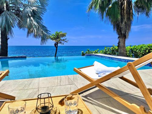 Whispering Clouds Beach House in Whitehouse Whispering Clouds Beach House in Whitehouse