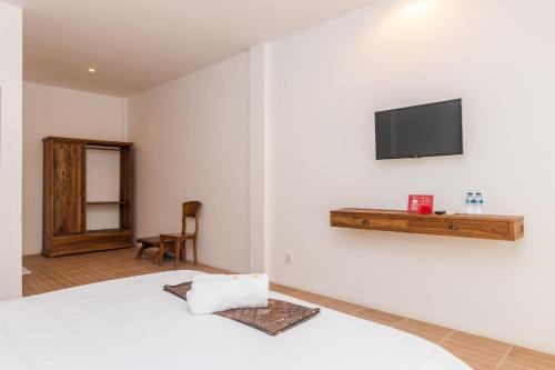 This photo about ZEN Rooms Tukad Badung Renon shared on HyHotel.com