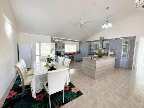 Toafa Elidad Airport Lodge in Fua‘amotu Toafa Elidad Airport Lodge in Fua‘amotu