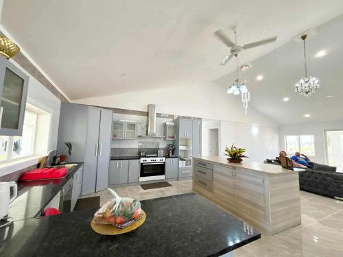 Toafa Elidad Airport Lodge in Fua‘amotu Toafa Elidad Airport Lodge in Fua‘amotu