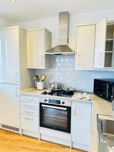 Gorgeous two bedroom luxury Apartment sleeps 6 in Észak-Brentwood Gorgeous two bedroom luxury Apartment sleeps 6 in Észak-Brentwood