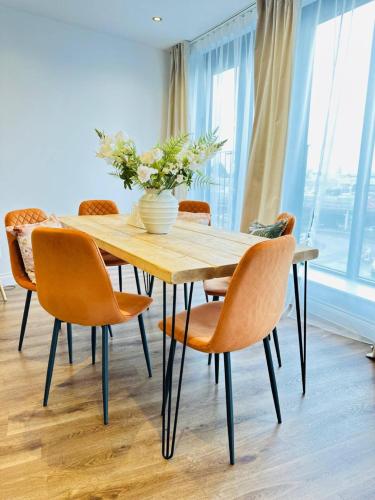 Gorgeous two bedroom luxury Apartment sleeps 6 in Észak-Brentwood Gorgeous two bedroom luxury Apartment sleeps 6 in Észak-Brentwood