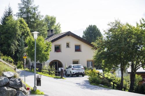 Išorė, Chasa Ulrica in Ftanas Išorė, Chasa Ulrica in Ftanas