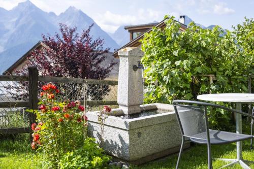 Παροχές, Chasa Ulrica in Φταν Παροχές, Chasa Ulrica in Φταν