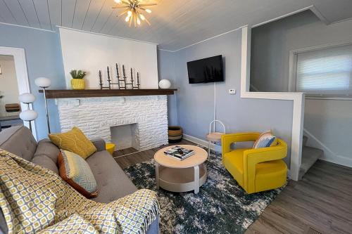 Cozy Campbell Bungalow in Franklinton Cozy Campbell Bungalow in Franklinton