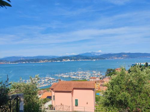 Kert, Casa con Giardino e Vista Mare in Fezzano Kert, Casa con Giardino e Vista Mare in Fezzano