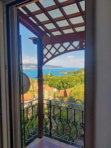 Erkély/terasz, Casa con Giardino e Vista Mare in Fezzano Erkély/terasz, Casa con Giardino e Vista Mare in Fezzano