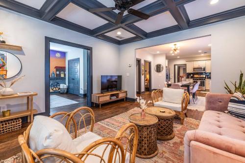 Stylish Urban Retreat, Minutes To Downtown! in Vine City Stylish Urban Retreat, Minutes To Downtown! in Vine City