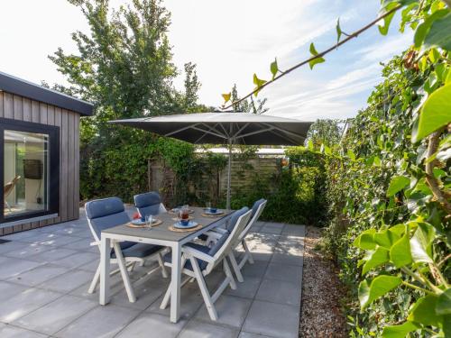 Holiday Home Beach House de Zandput by Interhome in Zoutelande Holiday Home Beach House de Zandput by Interhome in Zoutelande