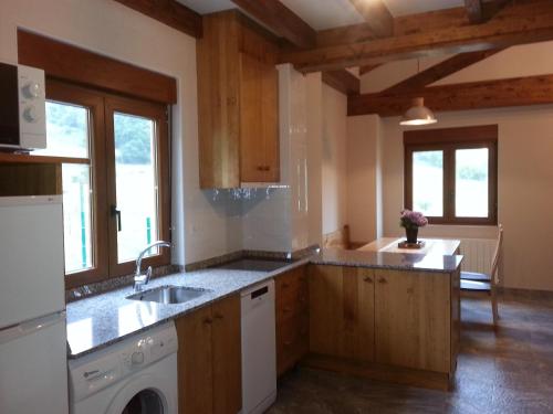 keuken, Posada El Hoyal in Pesaguero keuken, Posada El Hoyal in Pesaguero