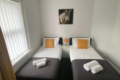 Weldon House - Sleeps 6 - Pet friendly - Parking in Newcastle upon Tyne Weldon House - Sleeps 6 - Pet friendly - Parking in Newcastle upon Tyne