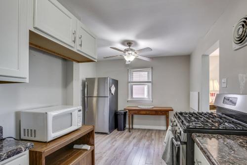 2BR Retreat with Fire Pit Close To Downtown STL in St. Ann 2BR Retreat with Fire Pit Close To Downtown STL in St. Ann